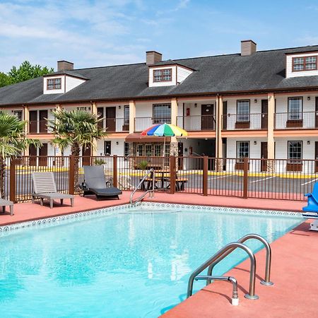 Baymont By Wyndham Commerce Ga Near Tanger Outlets Mall Eksteriør bilde