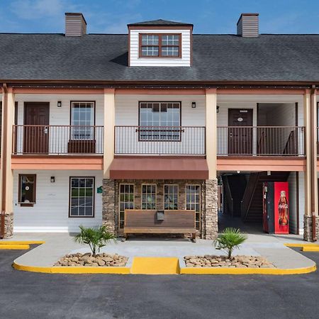 Baymont By Wyndham Commerce Ga Near Tanger Outlets Mall Eksteriør bilde