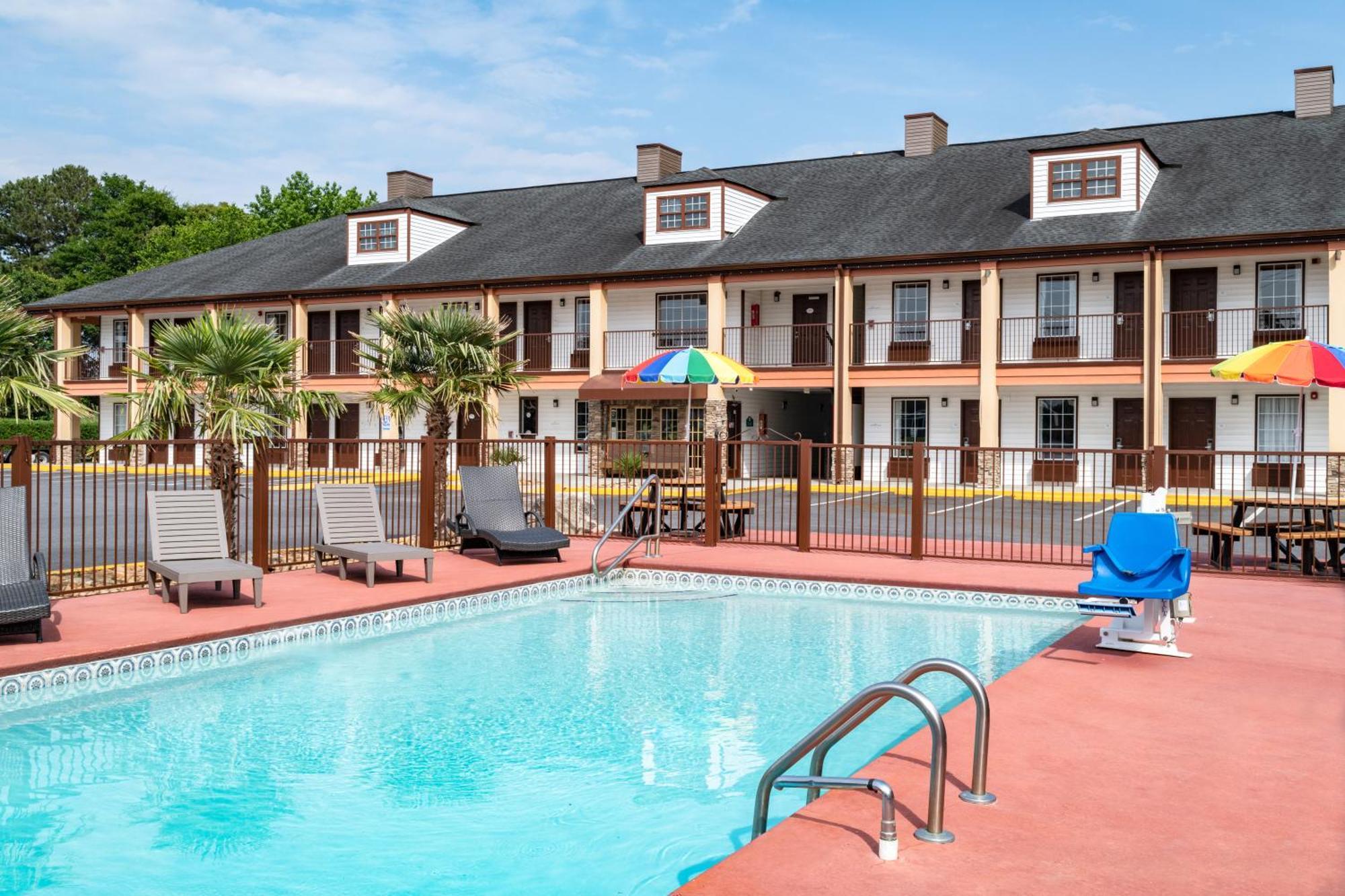Baymont By Wyndham Commerce Ga Near Tanger Outlets Mall Eksteriør bilde