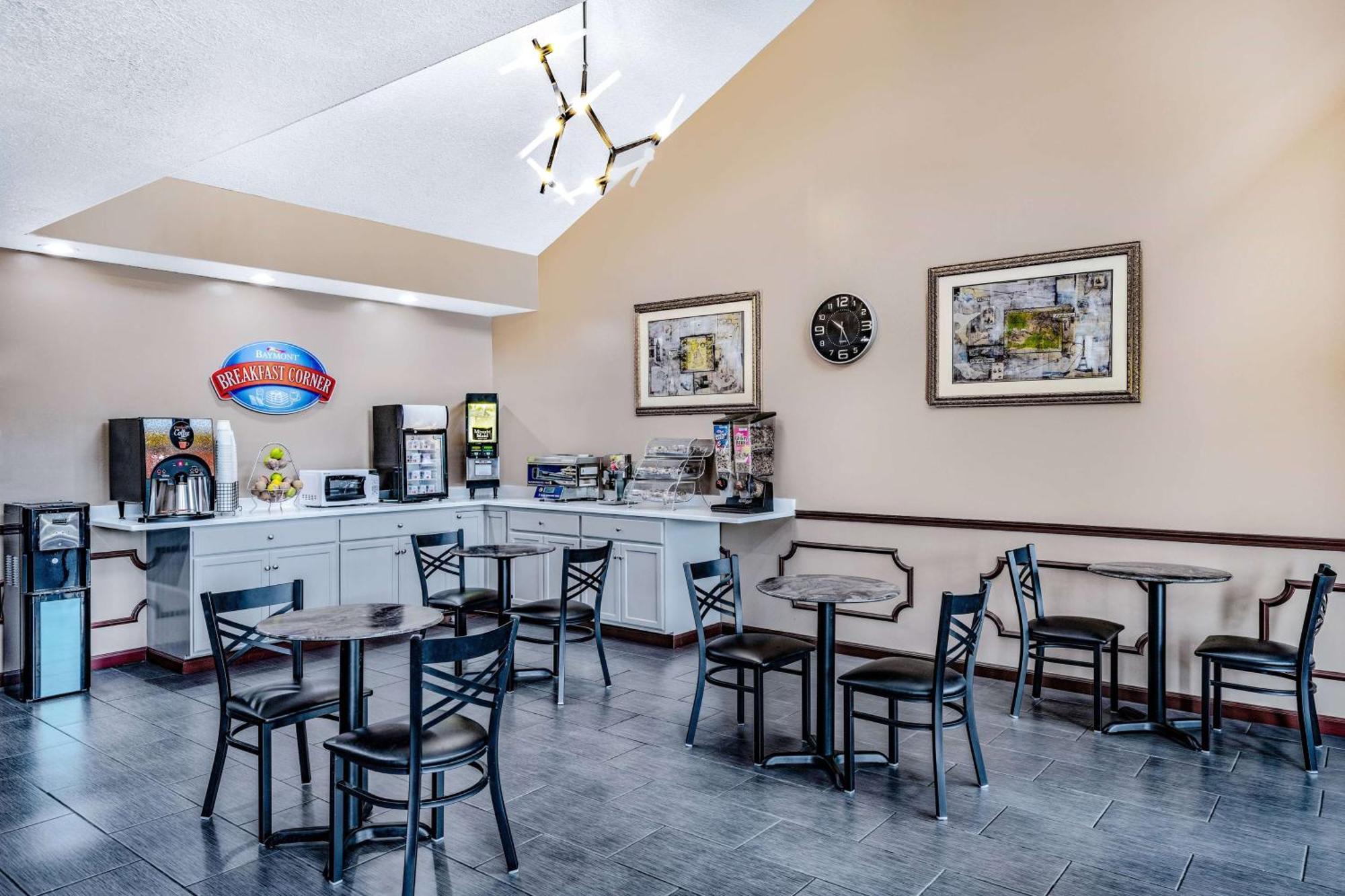 Baymont By Wyndham Commerce Ga Near Tanger Outlets Mall Eksteriør bilde