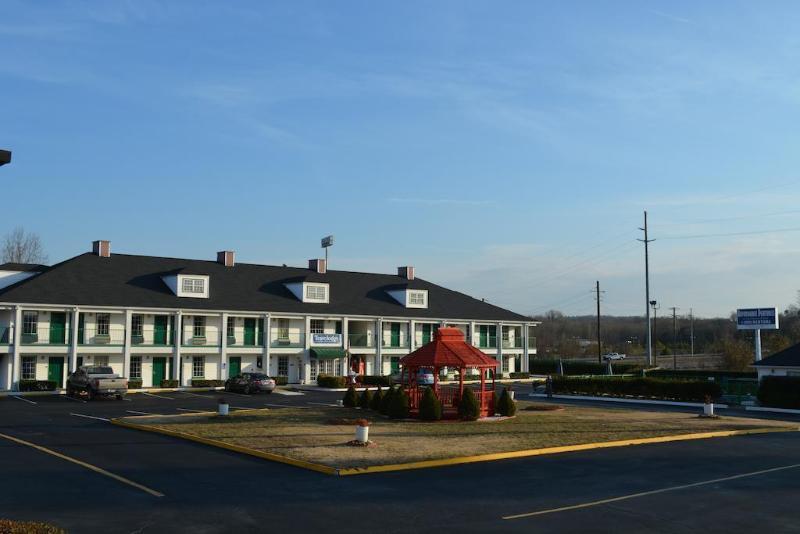 Baymont By Wyndham Commerce Ga Near Tanger Outlets Mall Eksteriør bilde